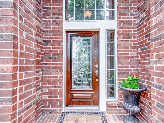 4th image of 9722 Dover Springs Ct