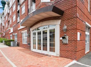 850 E Main St APT 219, Stamford, CT 06902
