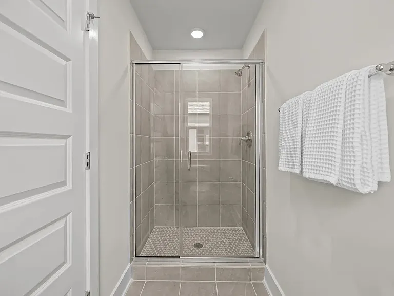 863 Central Park Dr — Photo 8