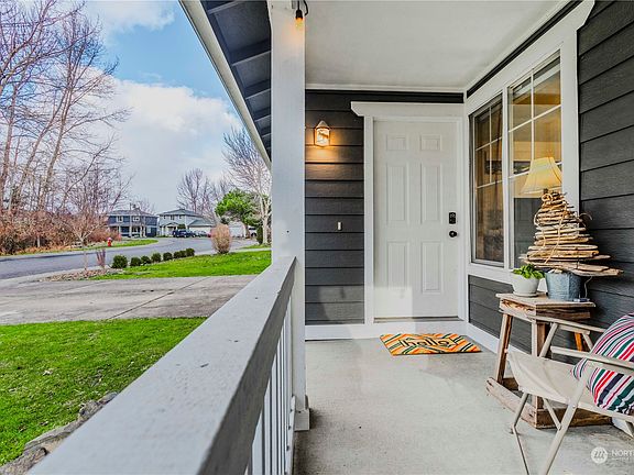 3rd image of 1464 Fruitland Drive