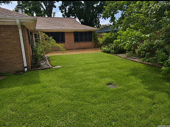 3rd image of 907 REDWAY LN