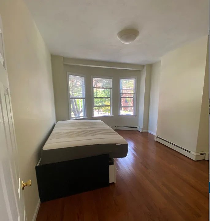 822 Huntington Ave #1