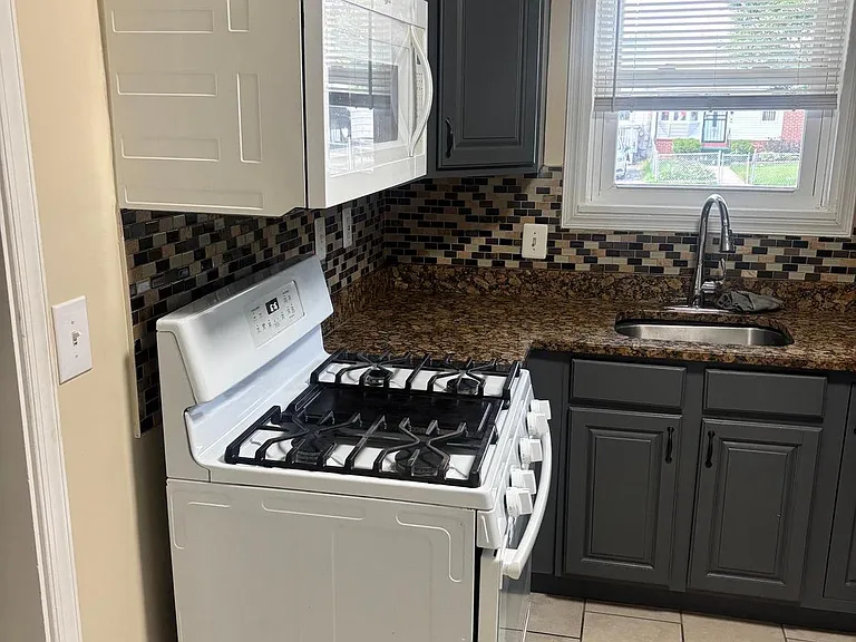 7721 Bender Rd — Photo 11