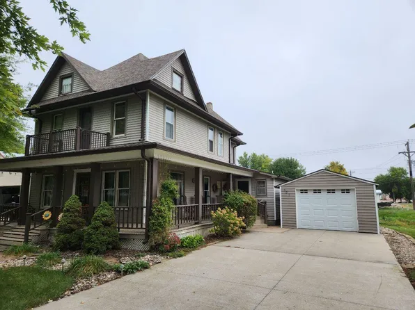 301 W Walnut St, Parkston, SD 57366