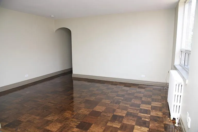 1065 Eglinton Ave W — Photo 7