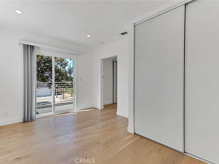 7841 W 83rd St — Photo 31