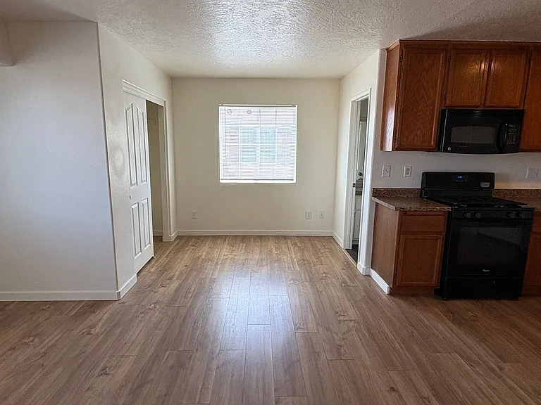 209 E. Grace St — Photo 10