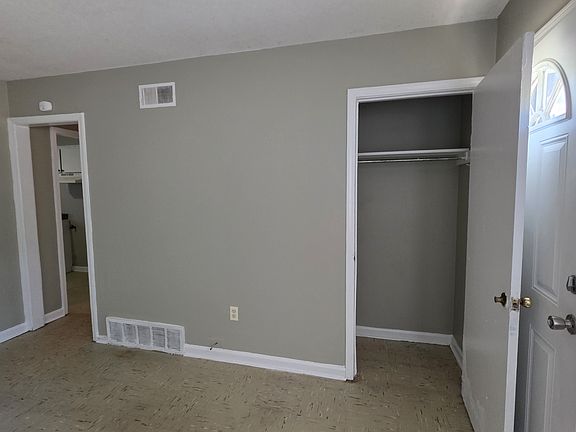 3rd image of 4698 Applestone St
