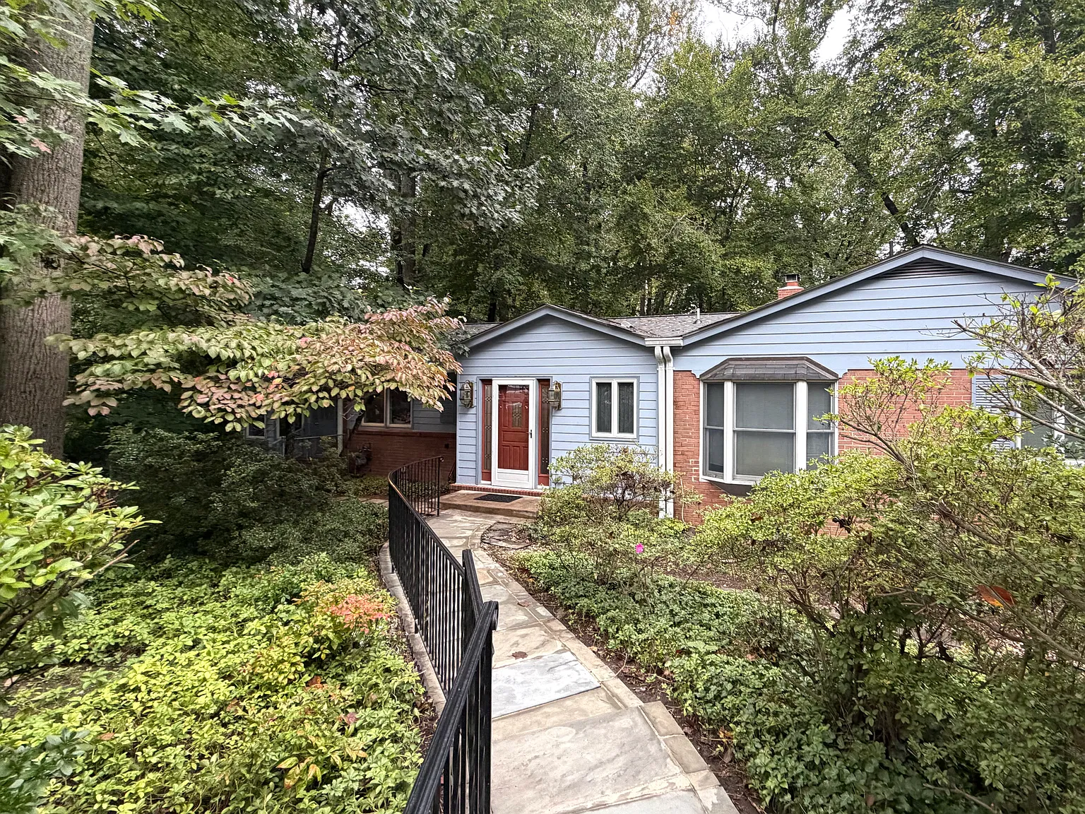 4 bed, 3.5 bath, 3000 sqft, $4,200 — Photo 1