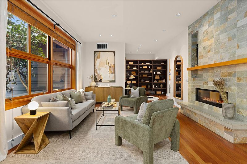 5th image of 2223 39th Avenue E
