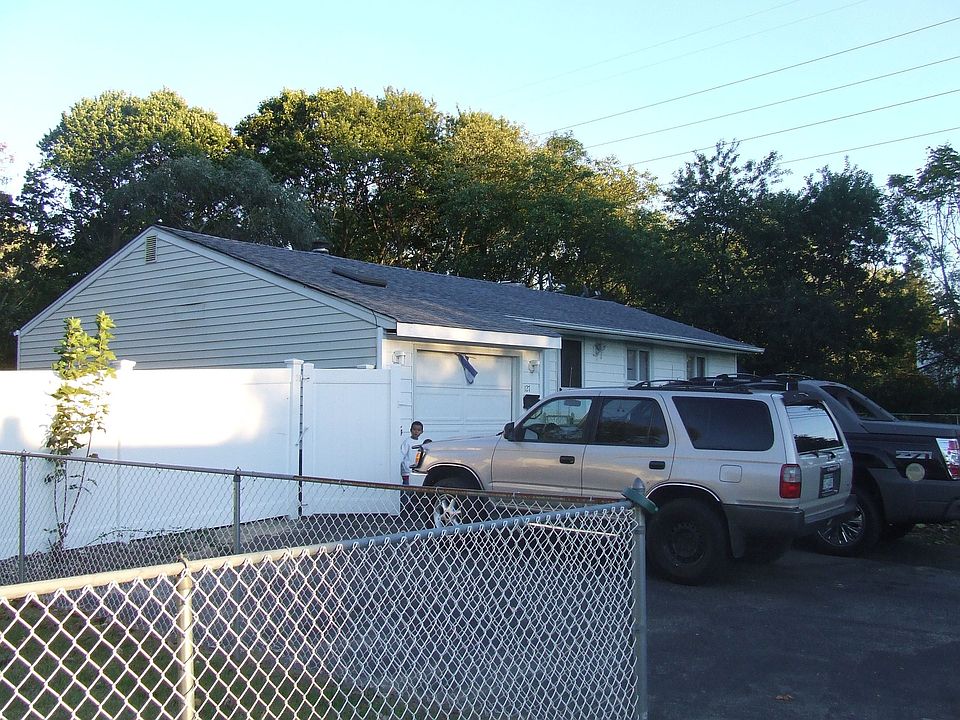 127 APPLEGATE DR