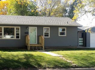 303 W 17th St, Yankton, SD 57078