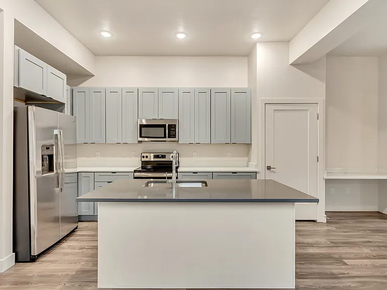 606 W North Temple St #105 — Photo 4