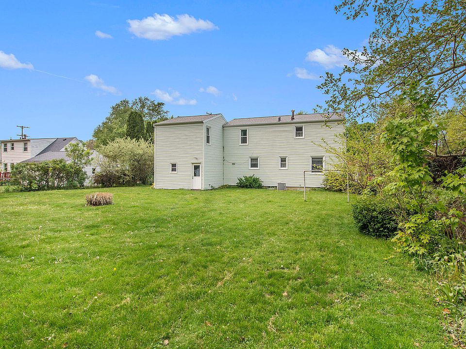 518 Netherfield St NW, Comstock Park, MI 49321 Zillow