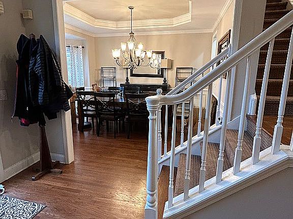 4th image of 427 Rhodes House Dr