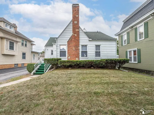 143 Borgess Ave, Monroe, MI 48162