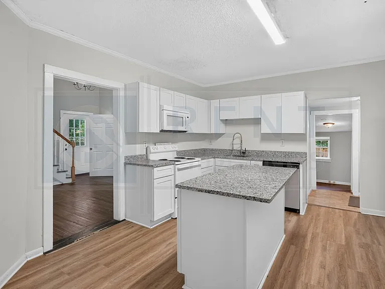 521 Georgia St — Photo 7
