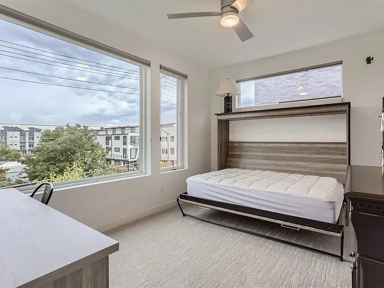 1608 Irving St #4 — Photo 20