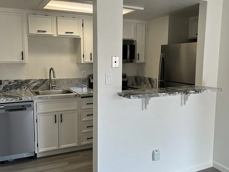 3701 Colonial Dr #30 — Photo 1