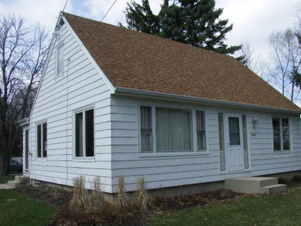 4 Bedrooms, 2 Bathrooms