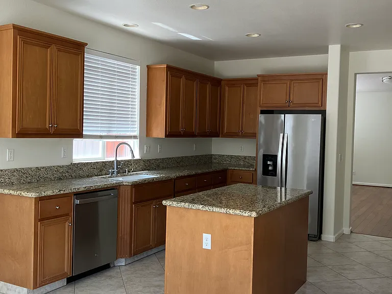 124 W Verano Ct — Photo 8