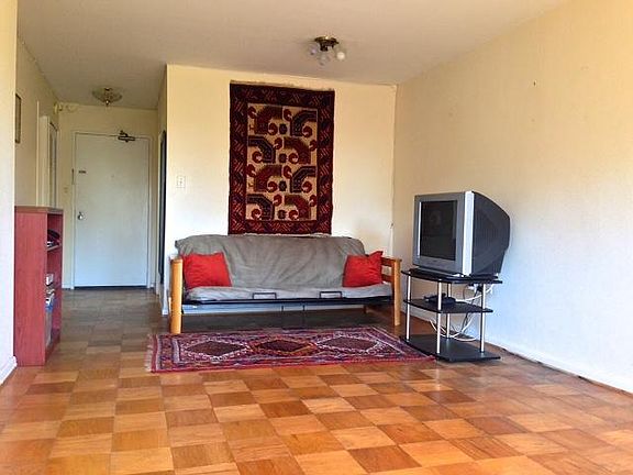 Living Room view to entrance