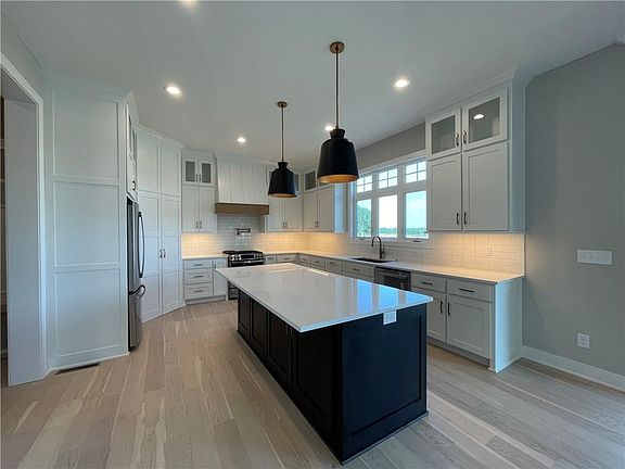 4th image of 15436 W 161st Ter