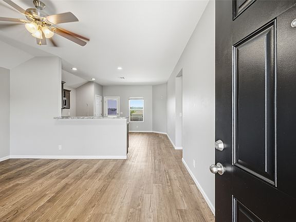 5th image of 23314 Bessie Blvd