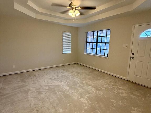 5th image of 106 E 10th St
