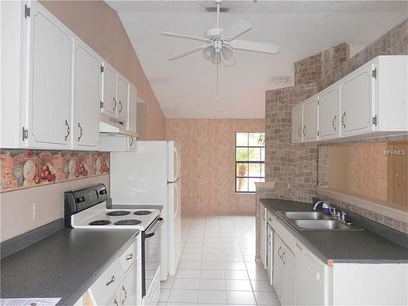 2nd image of 2270 Montano St