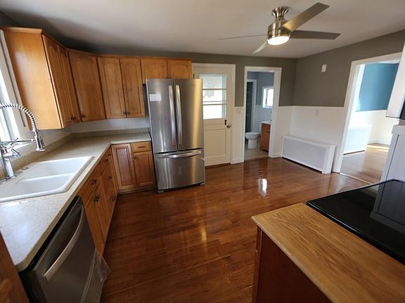 5th image of 863 School St