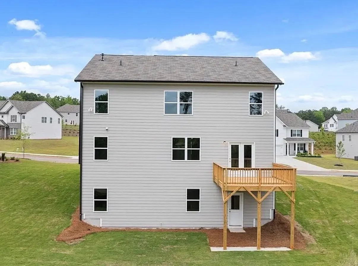 5 bed, 2511 sqft, $2,650 — Photo 3