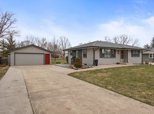 325 Ashworth Dr, Waukee, IA 50263