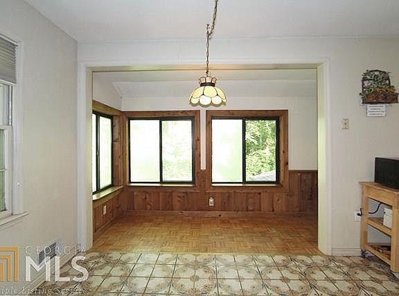 3rd image of 580 Village Green Ct