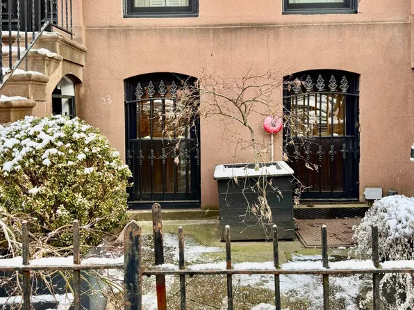 23 Strong Place image 1 of 9