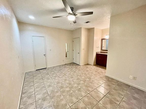 5th image of 421 W San Antonio St APT J1