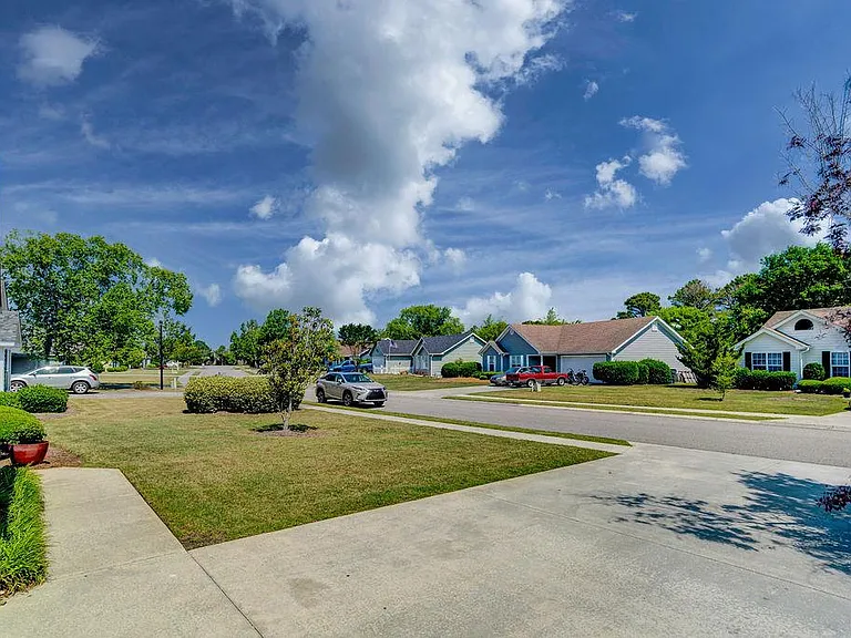 305 Hixon Pl — Photo 4