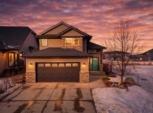 24 S Lincoln St, Sylvan Lake, AB T4S 2P9