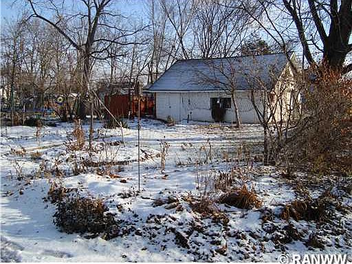 5th image of 623 Plum St