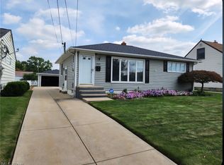 6065 Mercer Dr, Brookpark, OH 44142