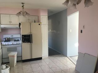 92 Mulberry Cir, Staten Island, NY