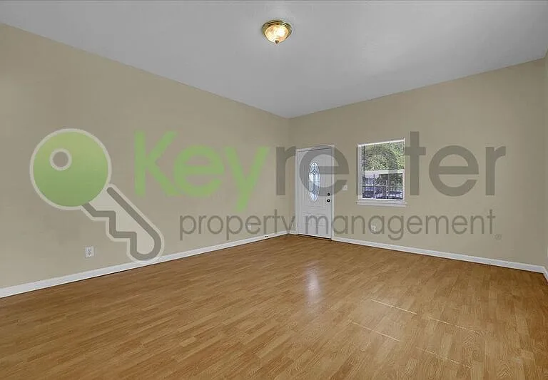3220 2nd Ave — Photo 5