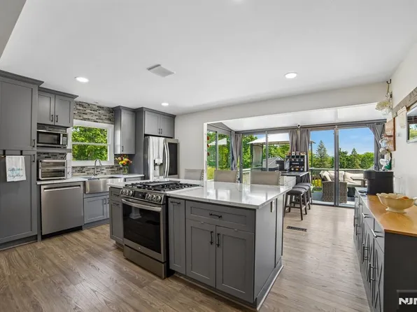 23 Moore Rd, West Milford, NJ 07480