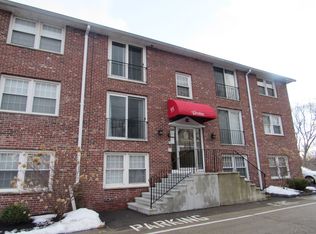 95 E Broadway #11, Derry, NH 03038