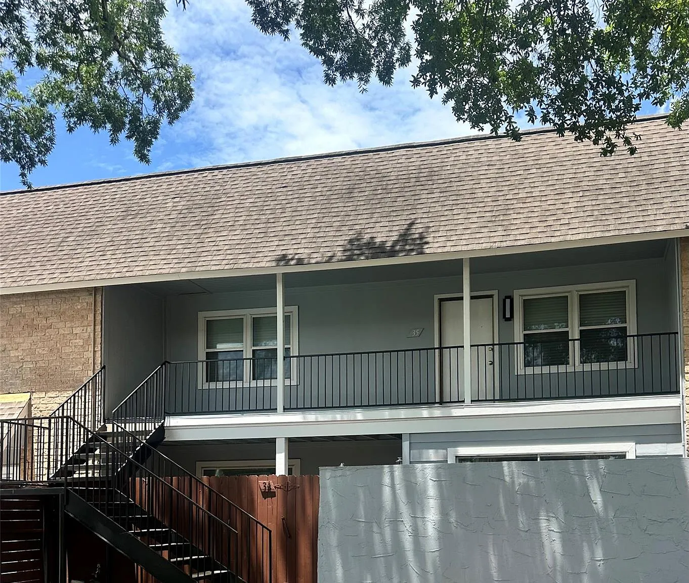 1 bed, 1.0 bath, 696 sqft, $1,150 — Photo 1