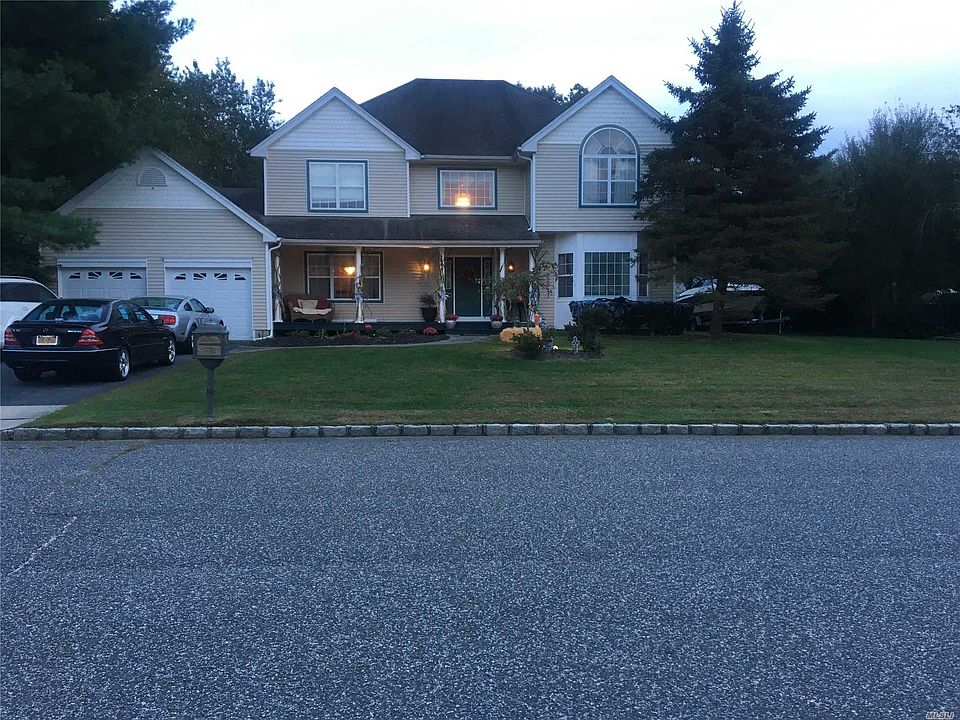 1st image of 27 Mark Twain Ln