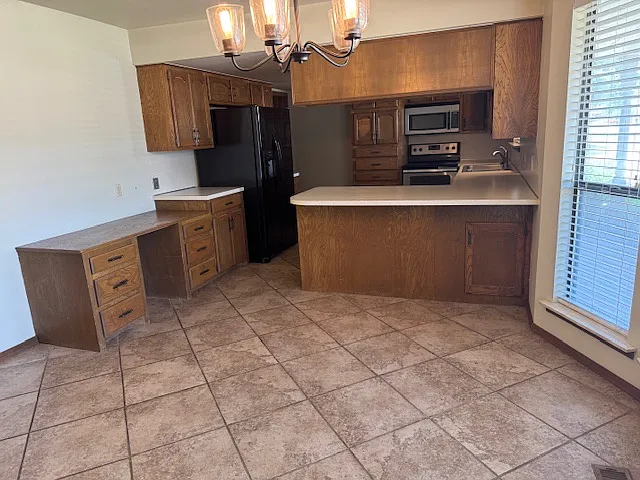 2118 N Crescent Dr — Photo 8