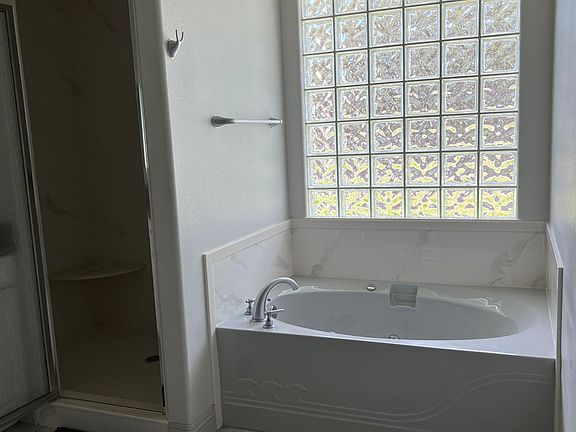 4th image of 5060 N Tioga Way
