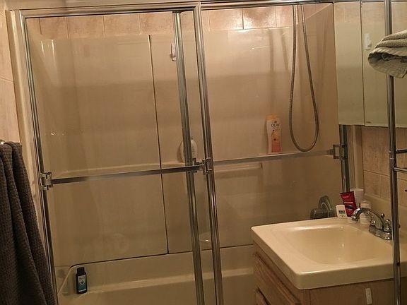 3rd image of 2648 29th St APT 1B