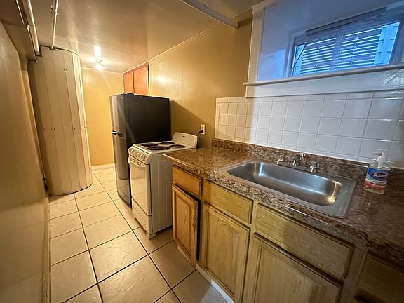 5th image of 137 S 14th Ave #1